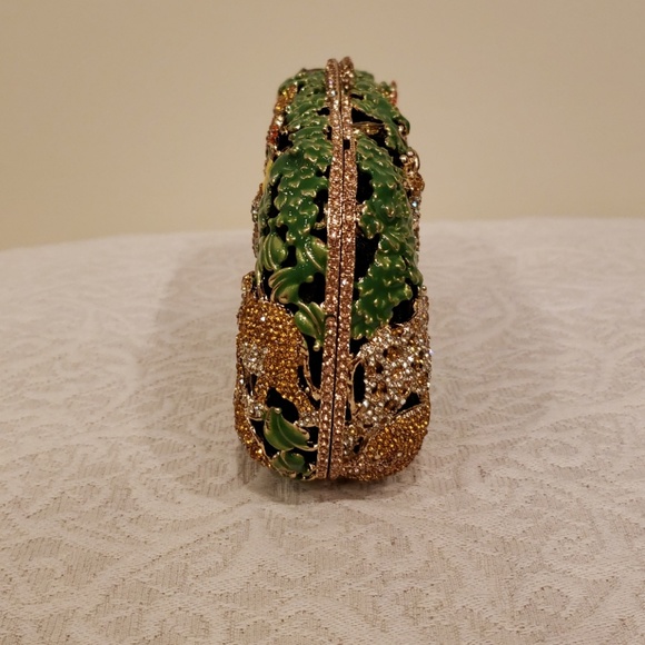 💥SOLD!   Gorgeous Natasha Crystal Clutch - Picture 3 of 8